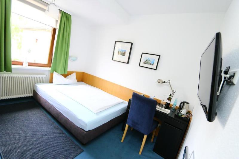 City Hotel Fellbach 24H Check-In エクステリア 写真
