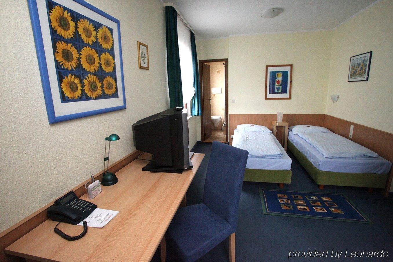 City Hotel Fellbach 24H Check-In エクステリア 写真