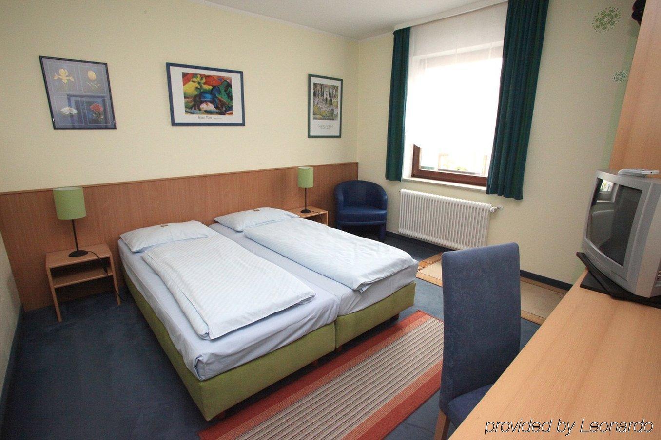 City Hotel Fellbach 24H Check-In エクステリア 写真