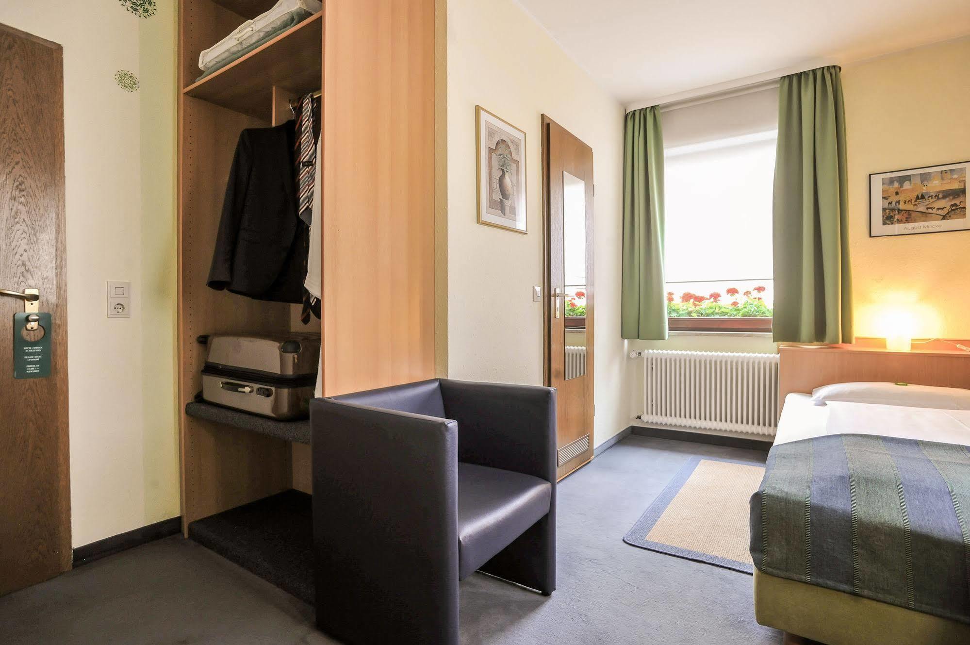 City Hotel Fellbach 24H Check-In エクステリア 写真